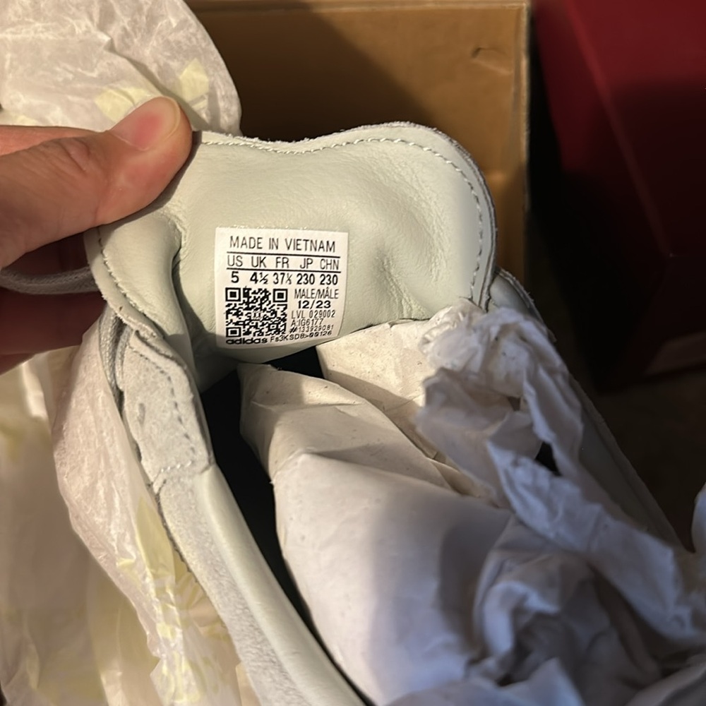 Adidas Orginals Samba chalk and silver, brand new in a box, size men 5 - Picture 12 of 12